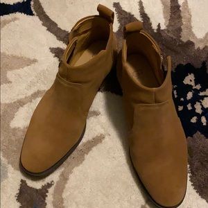 Like new UGG bottle.